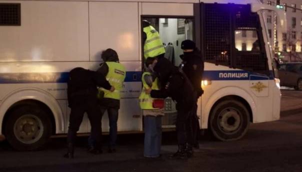 Ruska policija rastjeruje demonstrante u Moskvi