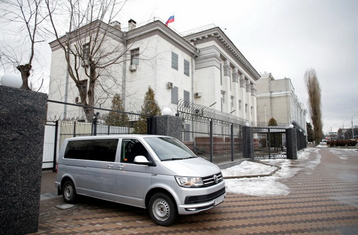 Ruske diplomate počele napuštati Ukrajinu