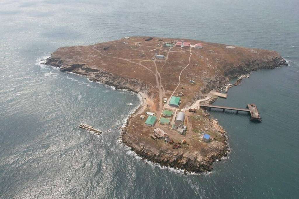 Ruske snage povukle se s ukrajinskog Zmijskog otoka