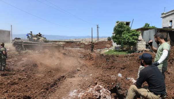 Ruski avioni bombardovali pobunjeničke položaje u Idlibu