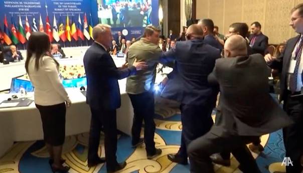 Ruski i ukrajinski političari se potukli na summitu