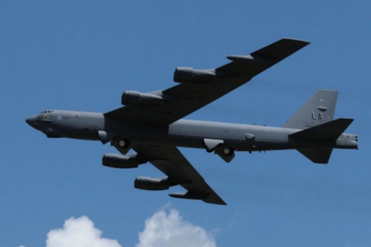 Ruski lovci presreli američki bombarder nad Baltičkim morem
