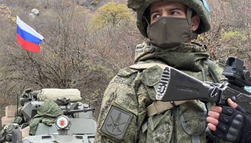 Ruski mirovnjaci na straži duž ceste koja povezuje Armeniju s Nagorno Karabahom