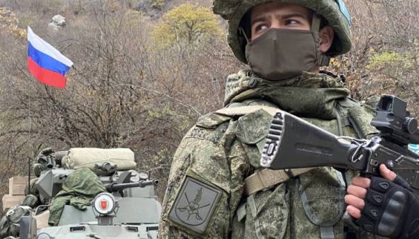 Ruski mirovnjaci na straži duž ceste koja povezuje Armeniju s Nagorno Karabahom