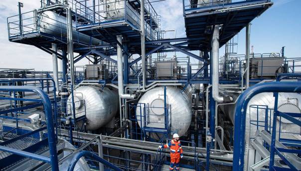 Ruski prihodi od izvoza nafte i gasa pali za skoro 40 posto u januaru