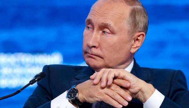 Ruski prihodi od nafte i plina pali na najnižu razinu u gotovo godinu dana