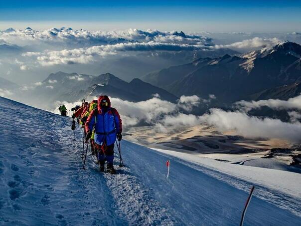 Ruski spasioci krenuli u potragu za osam planinara na Elbrusu
