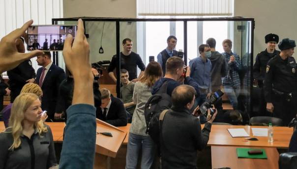 Ruski sud osudio članove ljevičarske omladinske grupe na zatvorske kazne