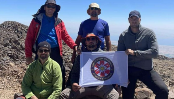 RUSMIR, EDIN, NERMIN, ELHAN i MAHIR - BIH NA VRHU ARARATA