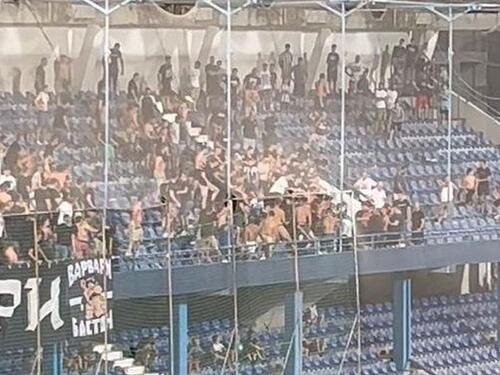 Ružne scene iz Podgorice: Međusobno se tukli navijači Budućnosti