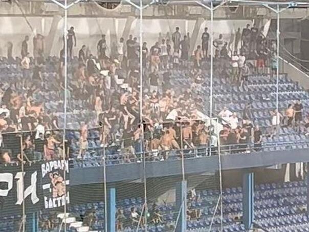 Ružne scene iz Podgorice: Međusobno se tukli navijači Budućnosti