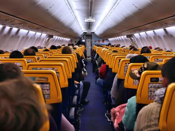 Ryanair prozvao putnike zbog navike u avionu: "Prestanite to raditi!"