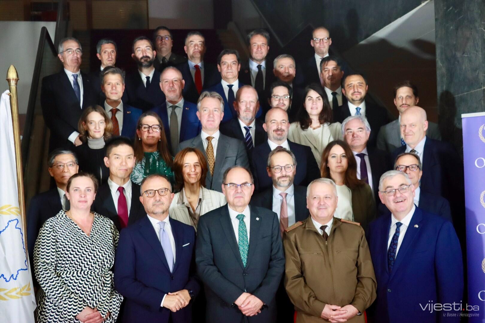 S lica mjesta: Počela sjednica PIC-a u Sarjevu