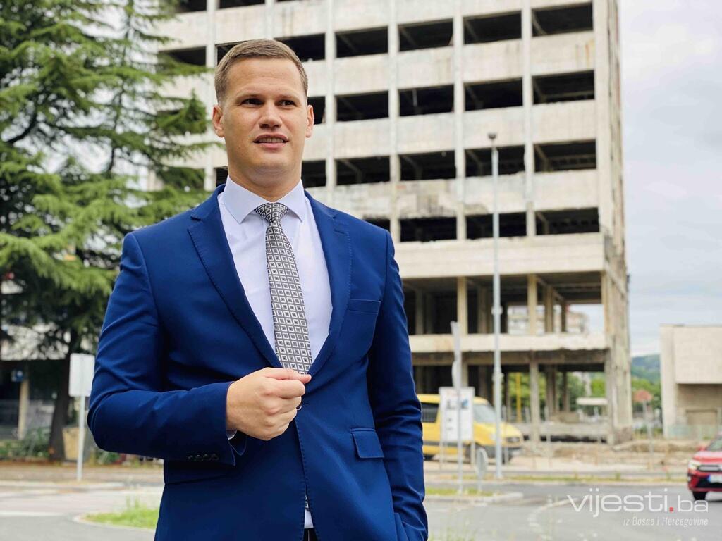 S premijerom Halilagićem obišli smo gradilište: Investicija od 11 miliona KM