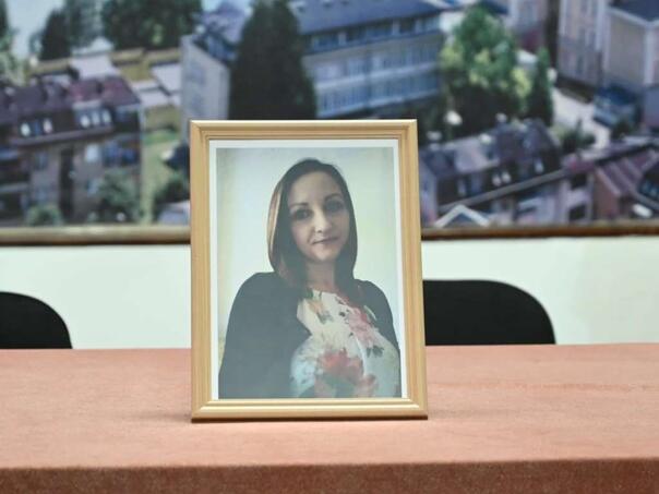 Sa komemoracije novinarki: Glas Lejle Beganović je lebdio na obalama Drine