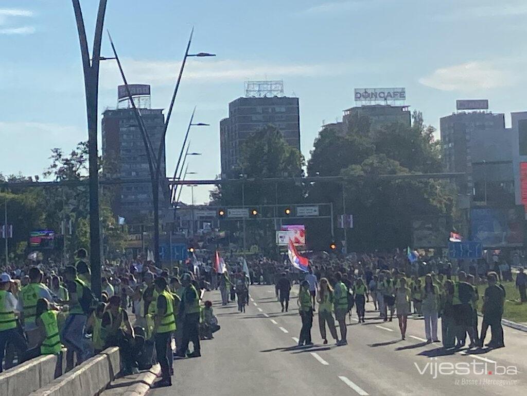 Sa protesta u Srbiji zatraženi vanredni izbori, studenti najavljuju građansku neposlušnost