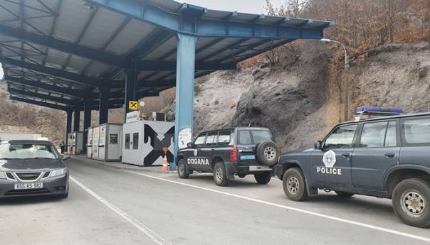 Sa teritorije Srbije bačena bomba na granični prelaz Jarinje