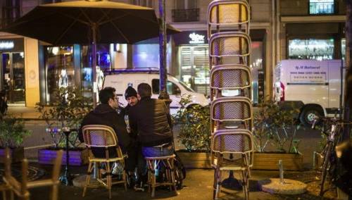 Sablasno puste ulice i kafići u Francuskoj