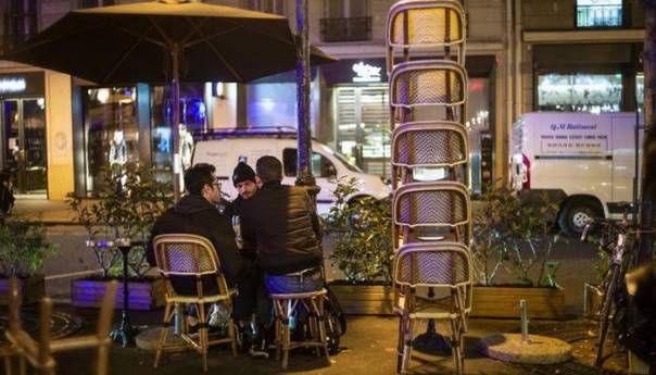 Sablasno puste ulice i kafići u Francuskoj