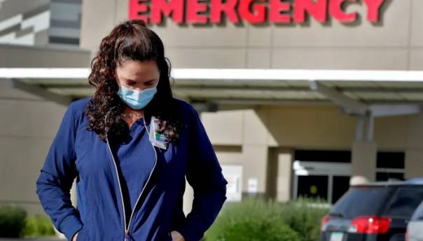 SAD: Broj umrlih od COVID-19 prešao pola miliona