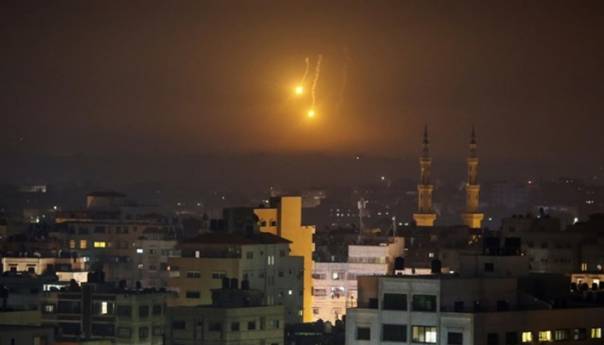 SAD, EU i Britanija apeluju na smirivanje tenzija između Izraela i Palestinaca