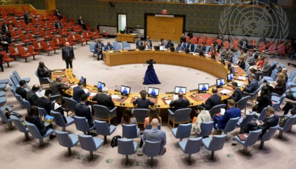 SAD, Francuska i Britanija podržale Schmidta i bonske ovlasti