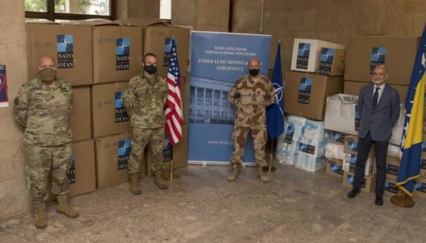 SAD i NATO dostavili BiH dodatne količine opreme za borbu protiv pandemije
