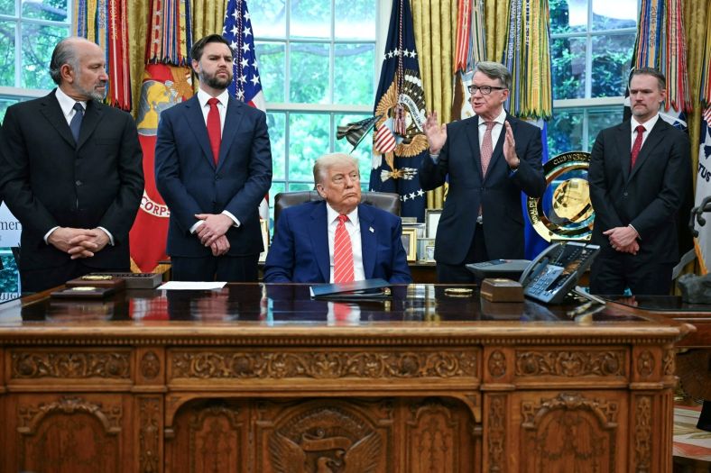 SAD i Velika Britanije postigle dogovor oko carina: Trump otkrio plan