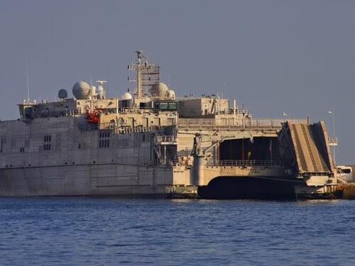 SAD i Venecuela na ivici sukoba: Američki razarači pred obalom