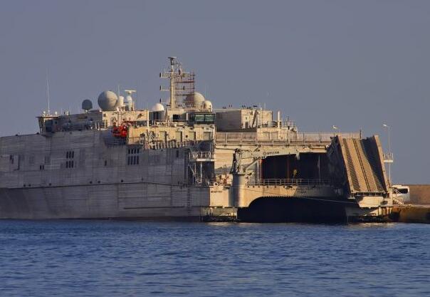 SAD i Venecuela na ivici sukoba: Američki razarači pred obalom