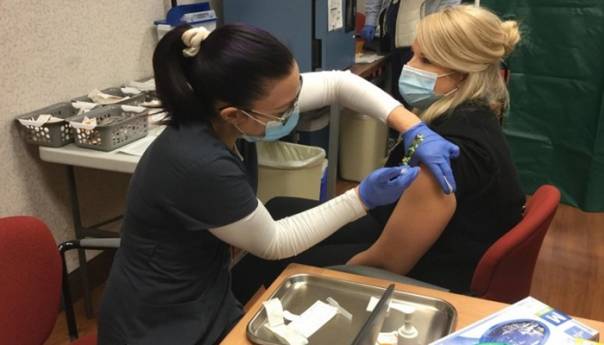 SAD ispunile Bidenov cilj: 70 posto stanovništva vakcinisano