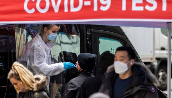 SAD: Milion slučajeva korone u jednom danu