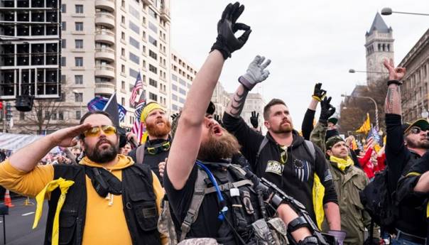 SAD optužio Proud Boyse za urotu u vezi nereda u Kongresu