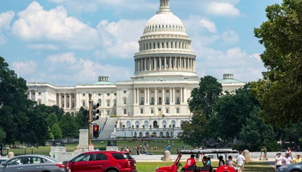 SAD otvara granice za putnike koji su potpuno vakcinisani