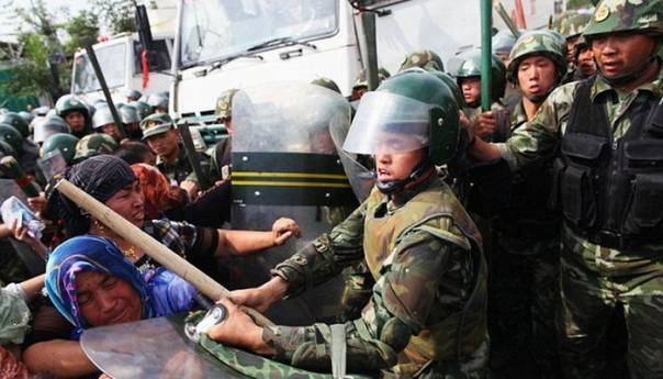 SAD uvele sankcije Kini zbog ugnjetavanja muslimana