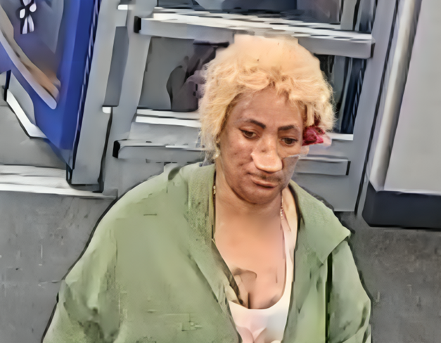 SAD: Žena stavljala žilete u hljeb u supermarketu, uhapšena je