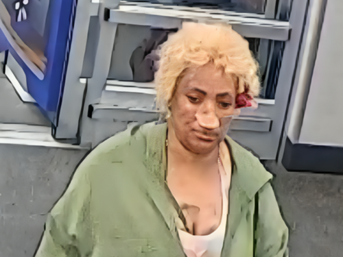 SAD: Uhapšena žena, stavljala žilete u hljeb u supermarketu