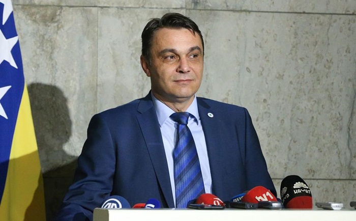 Sadik Ahmetović osuđen na 6 mjeseci zatvora 