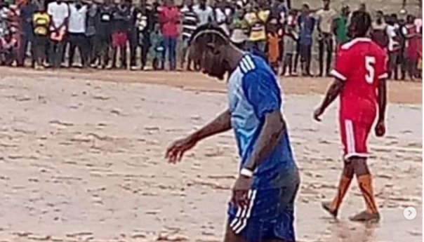 Sadio Mane igrao humanitarni meč po blatu