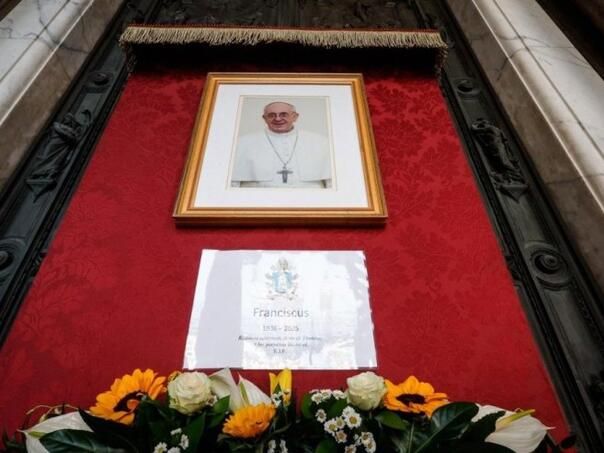 Sahrana pape zakazana za subotu ujutro