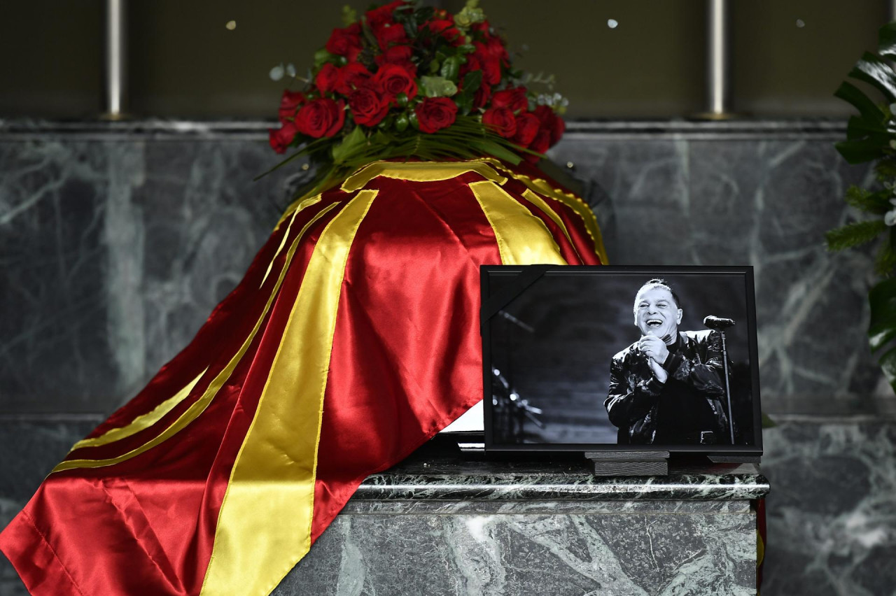 Sahranjen Aki Rahimovski, emotivni govor njegove kćerke sve rasplakao
