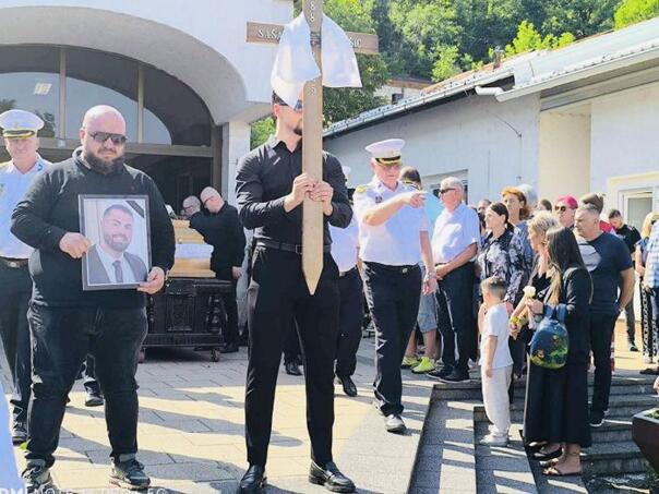 Sahranjen Saša Vilušić: Od njega se oprostili mnogi Tuzlaci