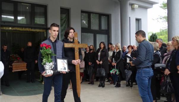 Sahranjen Vjekoslav Mandić