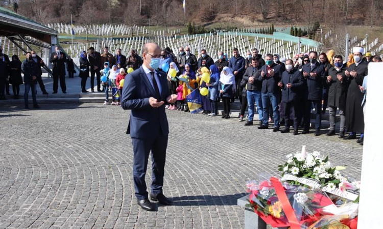 Salkić: Iscrtavanje murala Mladiću se uklapa u politiku pritiska na Bošnjake