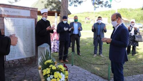 Salkić: Licemjerno je slaviti Dan pobjede nad fašizmom i veličati zločince