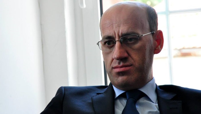 Salkić traži ostavku direktorice koja je kaznila učenicu zbog Dana državnosti