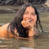 Salma Hayek 60. rođendan proslavila u moru bez odjeće