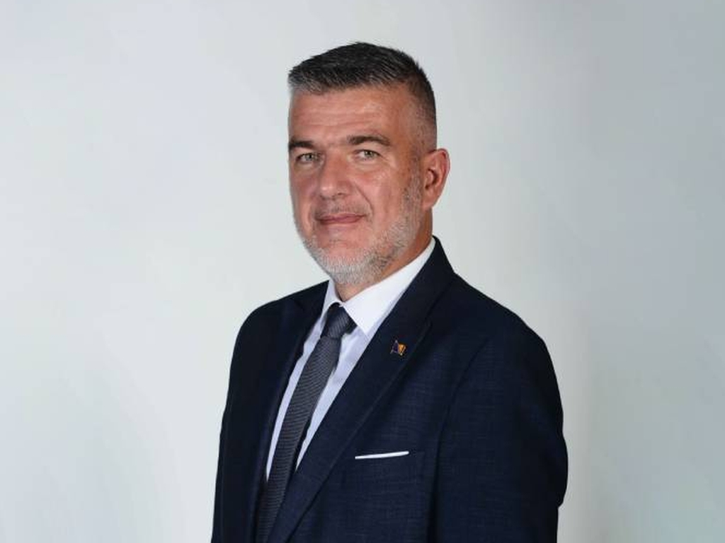 Samir Baćevac na meti zbog statusa o Mladiću, žele ga otjerati iz Skupštine