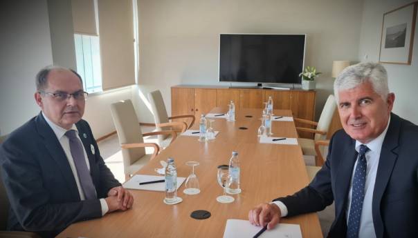 Samo HDZ za privremeno rješenje, Čović najavio odluku Schmidta nakon Bajrama