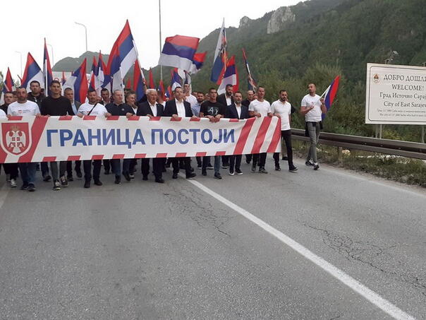 Samo nekoliko stotina ljudi na skupu podrške Dodiku